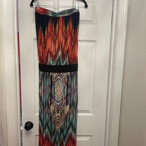 Maxi strapless dress with fun print